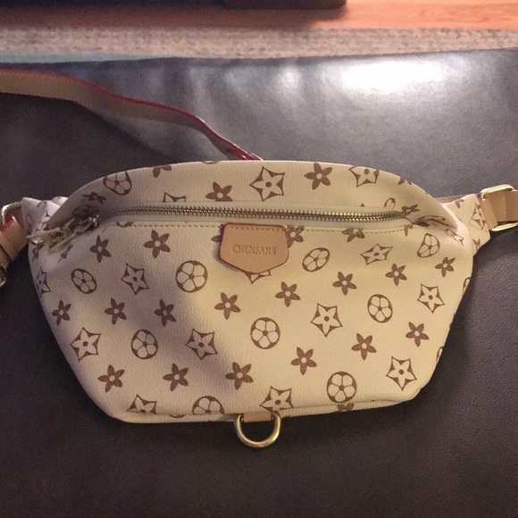 Handbags - Cute Crossbody/fanny pack